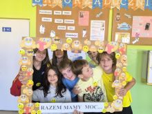 Nasi uczniowie już wiedzą, że 04 października 2025 roku na całym świecie obchodzimy Dzień Uśmiechu.  Z tej okazji życzymy, aby na twarzy Naszych wspaniałych uczniów zawsze gościł uśmiech.                                                                                                        Dyrekcja Szkoły wraz z gronem pedagogicznym